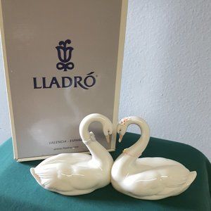 Lladro Endless Love Swans Figurine